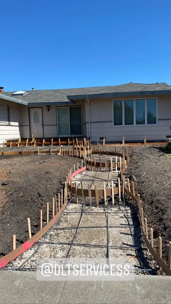 Top-rated chain link fencing in Newark, CA by DLT Services