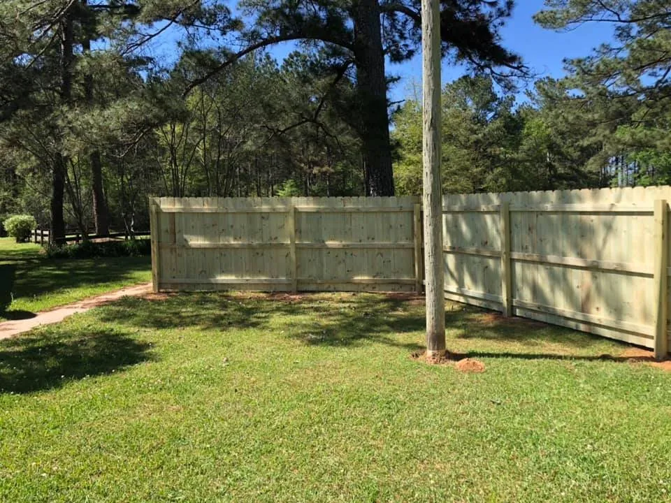 Top-rated chain link fencing experts serving McHenry, MS - Do Work Construction
