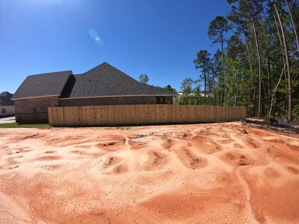 Quality fence installation experts serving McHenry, MS - Do Work Construction