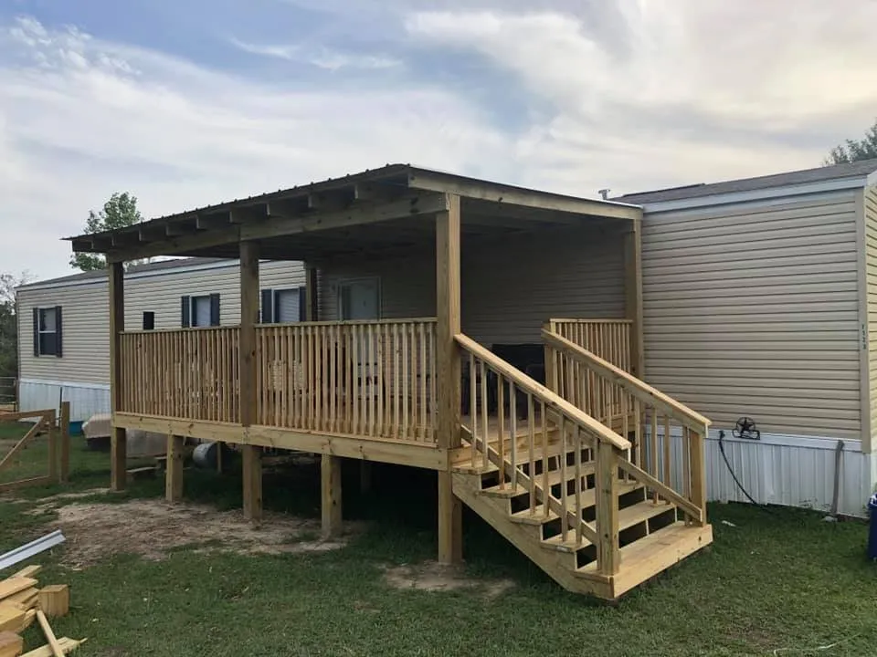 Top-rated vinyl fence installation experts serving McHenry, MS - Do Work Construction