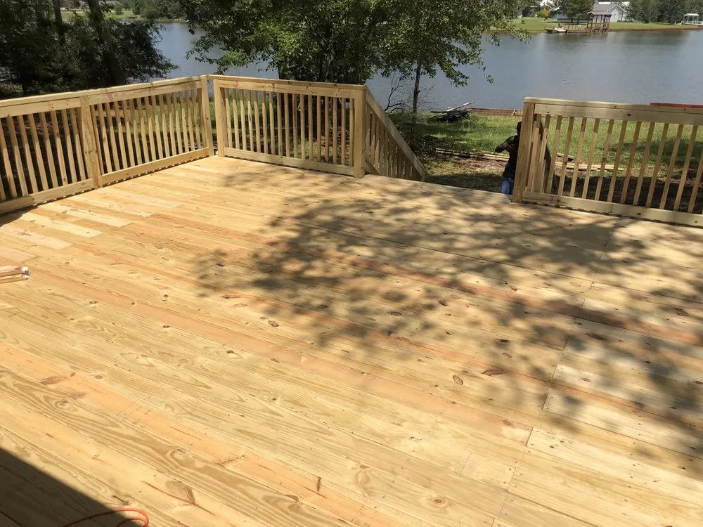 Affordable chain link fencing experts serving McHenry, MS - Do Work Construction