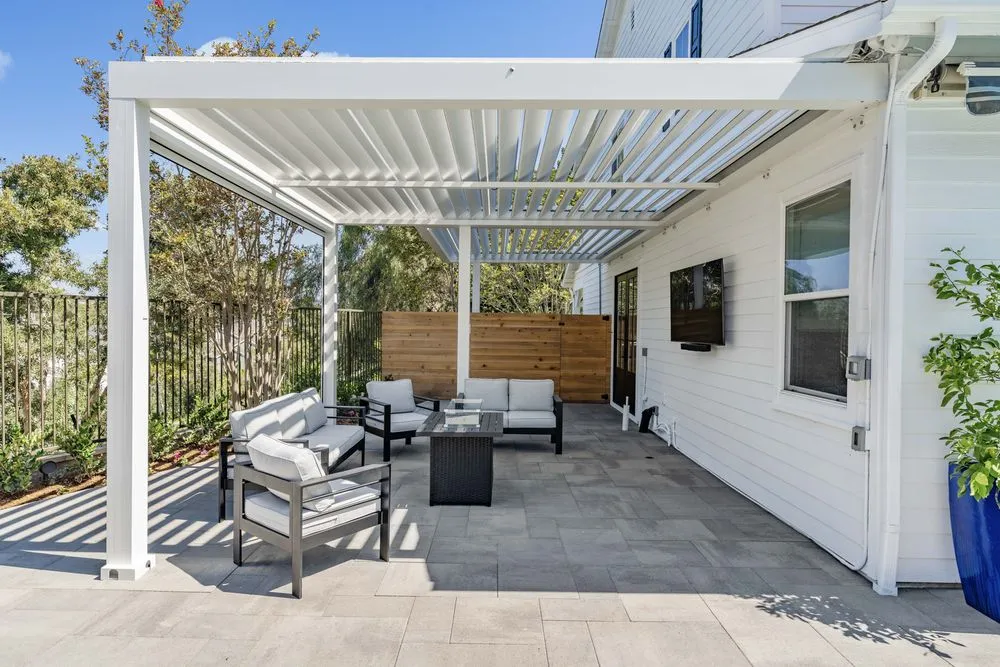 Trusted vinyl fence installation in Irvine, CA by Doma Structures