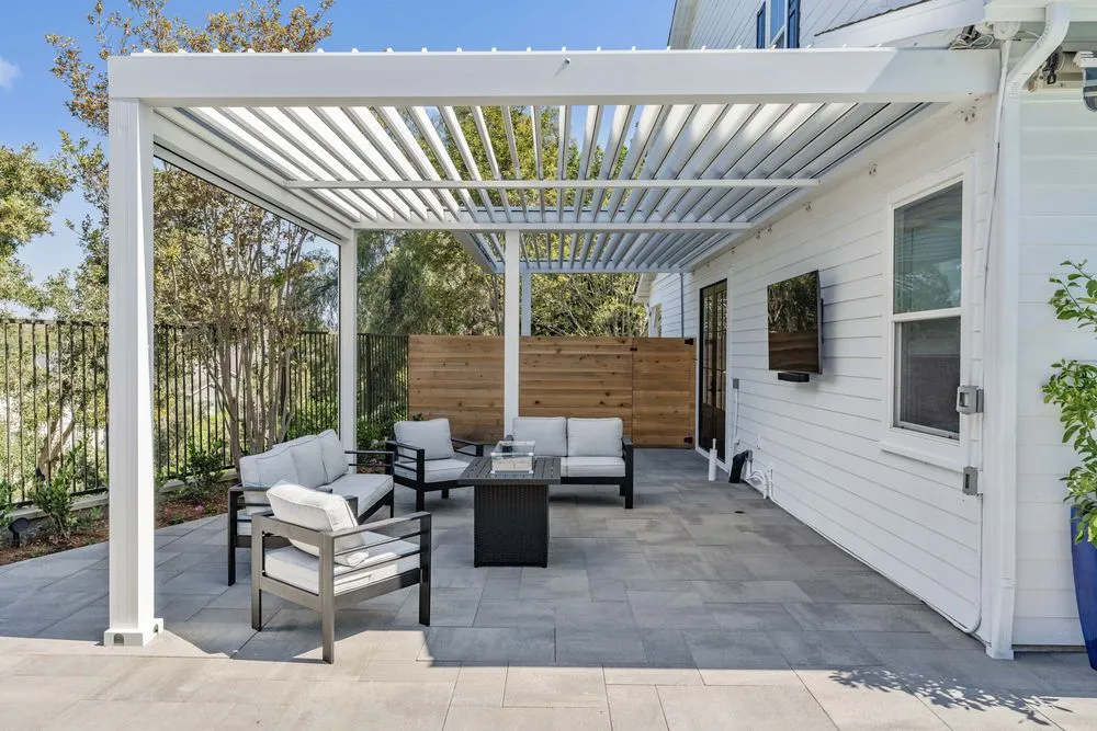 Expert fence installation experts serving Irvine, CA - Doma Structures