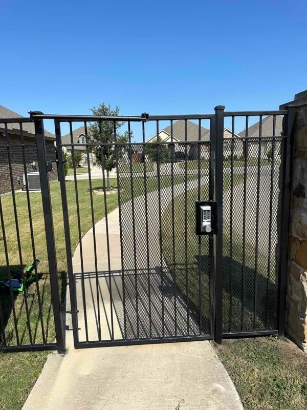Affordable vinyl fence installation service in Arlington, TX - Driven Gates