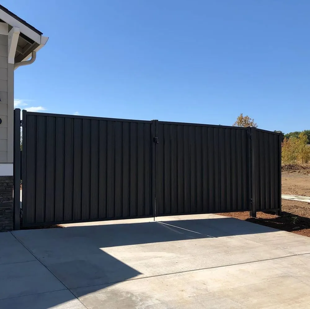 Professional fence repair for homes in Eugene, OR by DuraBond