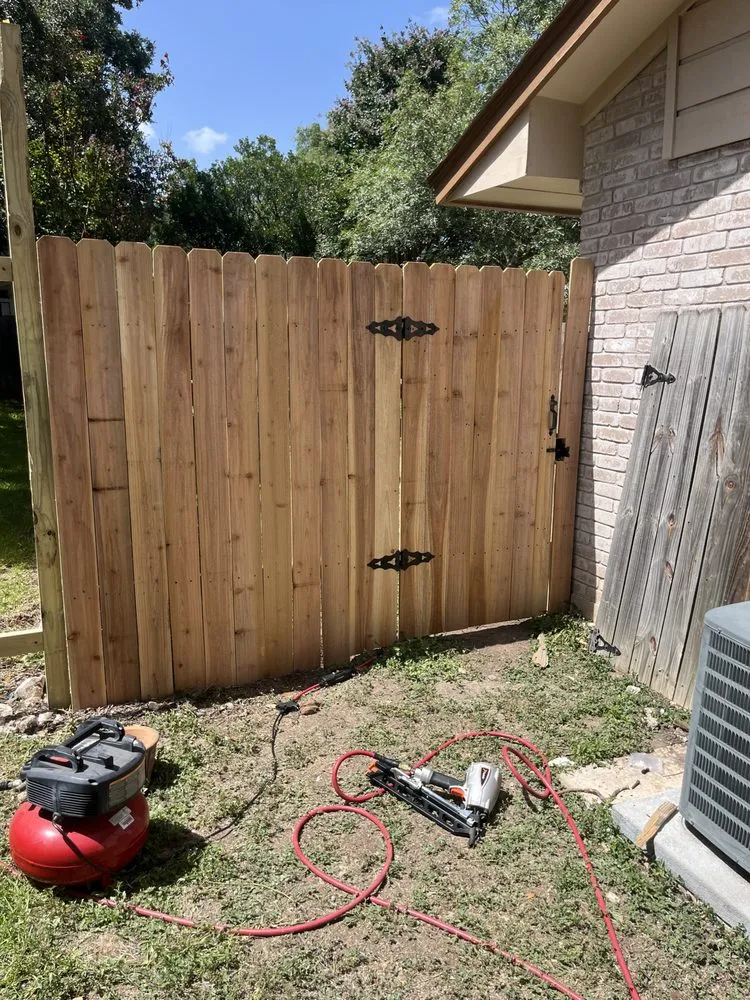 Affordable fence installation experts serving Kyle, TX - Dwar & Co Construction
