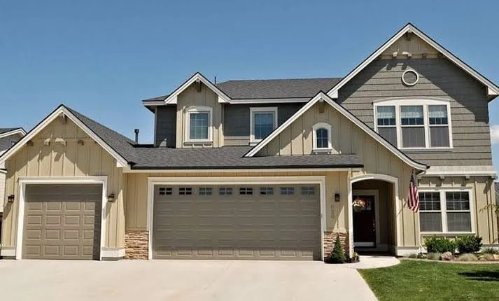 Top-rated privacy fencing for homes in Reno, NV by Dynamic Construction