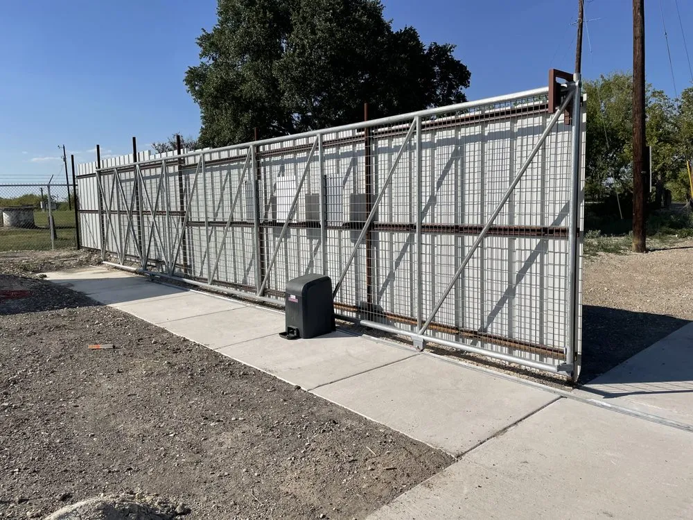 Reliable vinyl fence installation in Bartlett, TX by E5 Gate Services