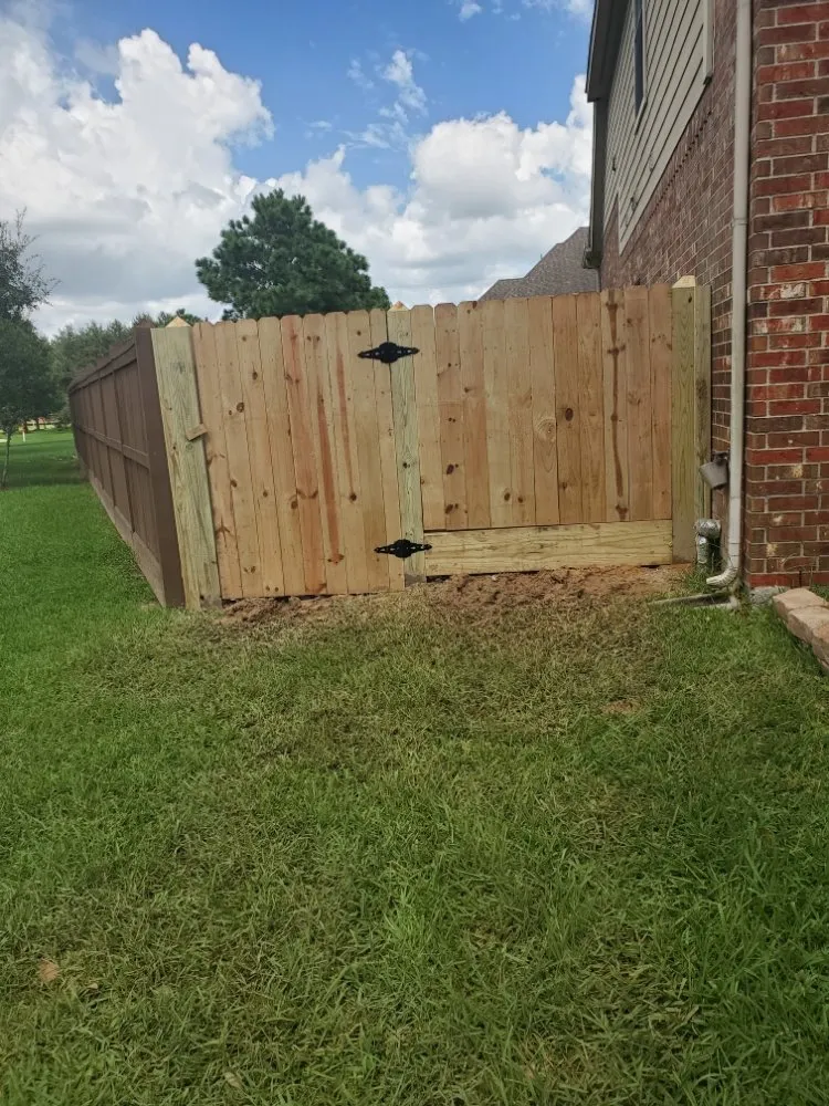 Affordable wood fence service service in Cypress, TX - E&A Construction