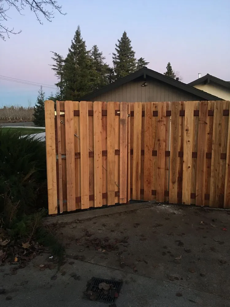 Affordable fence repair experts serving Willows, CA - Eagle Claw Construction