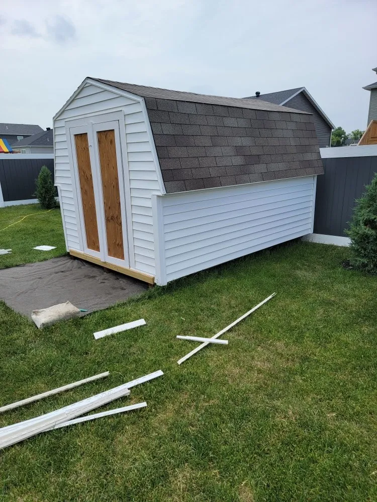 Expert wood fence service experts serving Larimore, ND - Eagle Contracting