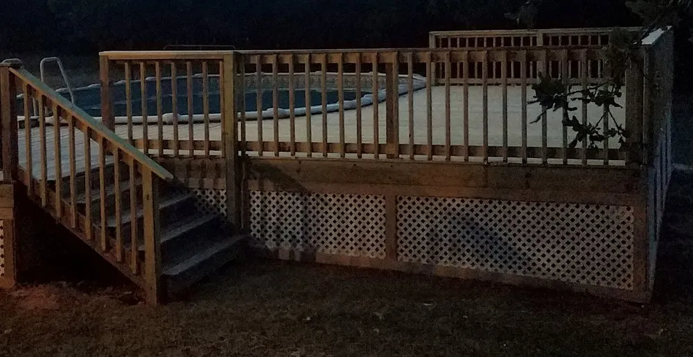 Expert vinyl fence installation in Newark, TX by E&C construction