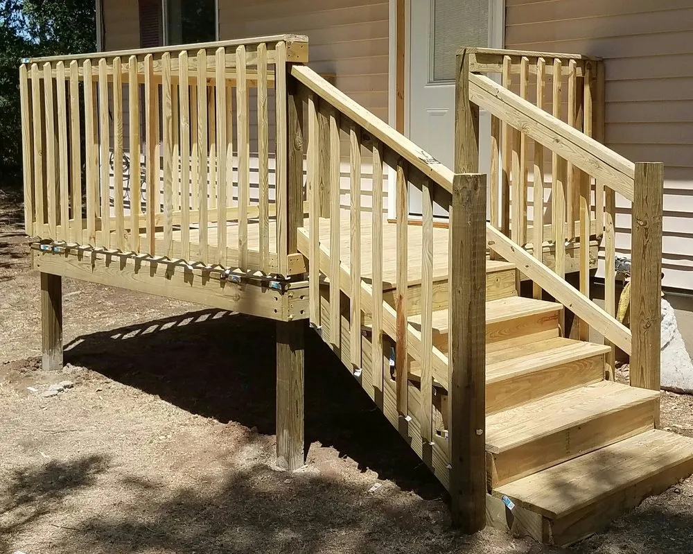 Reliable wood fence service service in Newark, TX - E&C construction