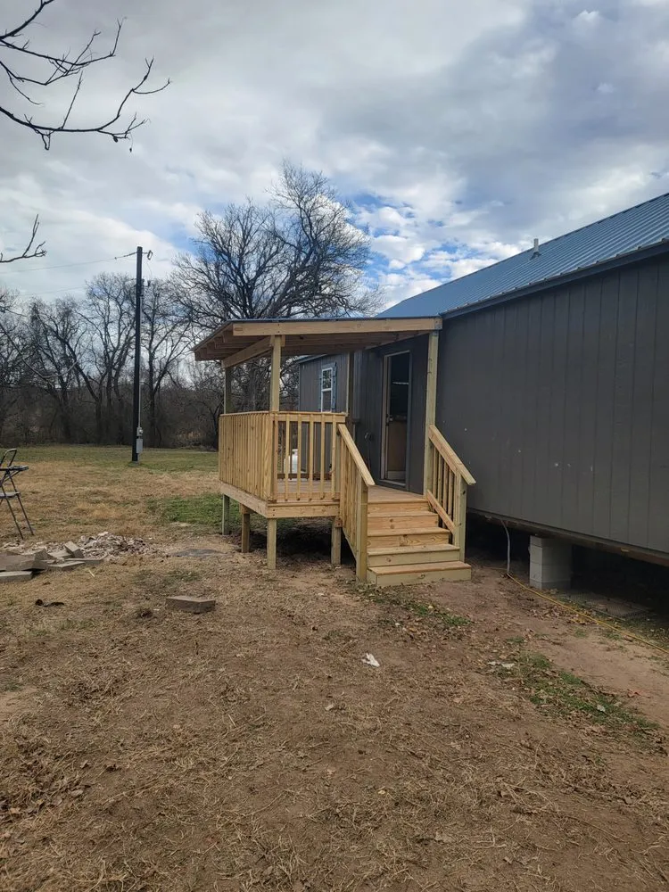 Professional privacy fencing in Newark, TX by E&C construction