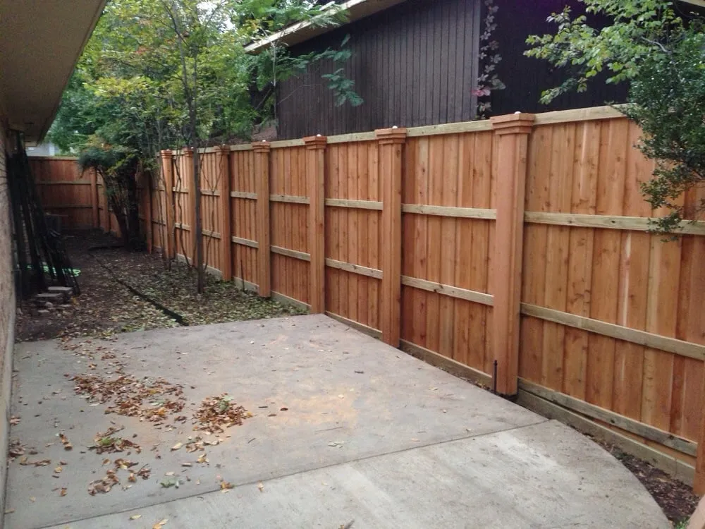 Top-rated wood fence service in Rowlett, TX by ECCO Services