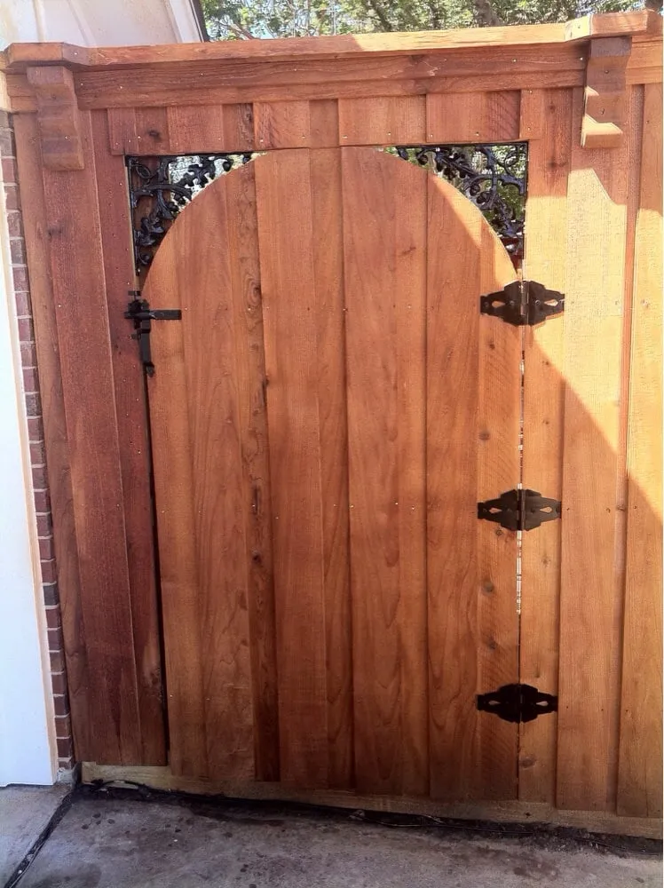 Reliable vinyl fence installation experts serving Rowlett, TX - ECCO Services