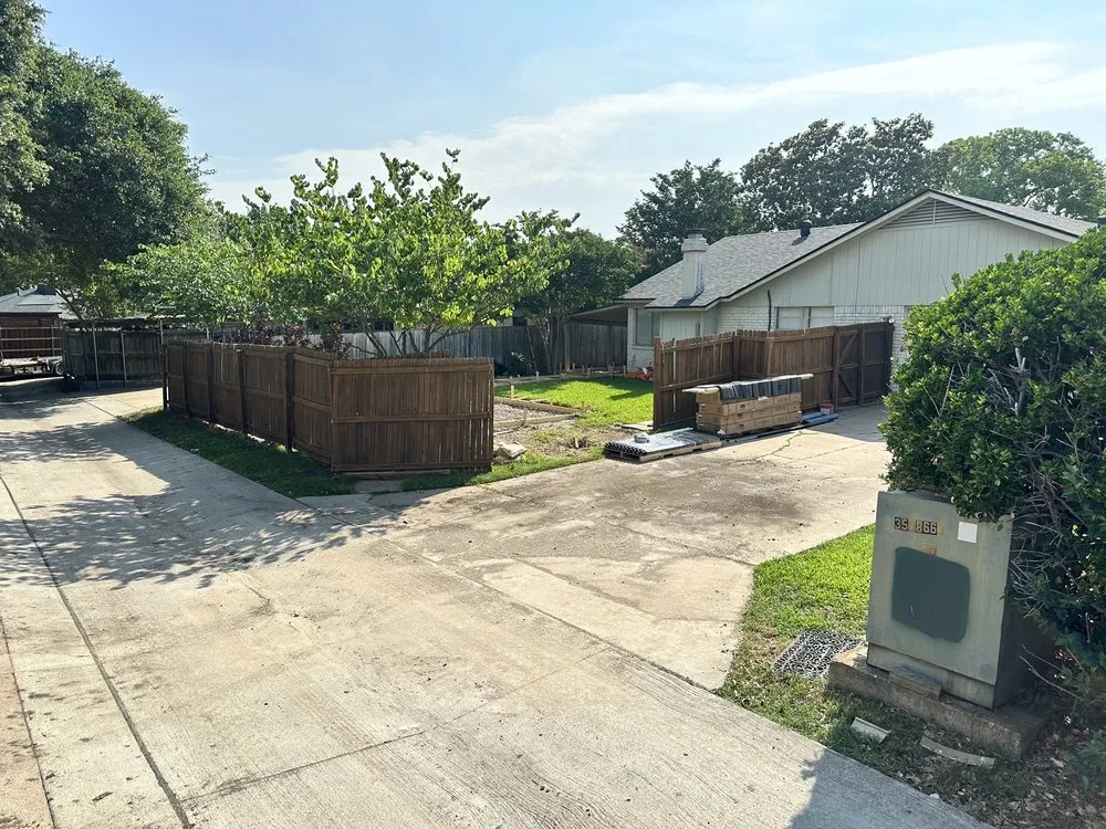 Expert vinyl fence installation in Rowlett, TX by ECCO Services