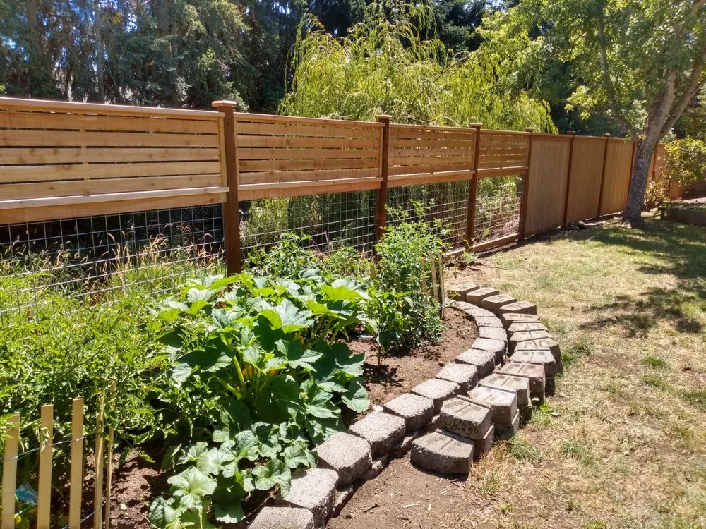 Professional chain link fencing experts serving Eugene, OR - Eclipse Fence & Construction
