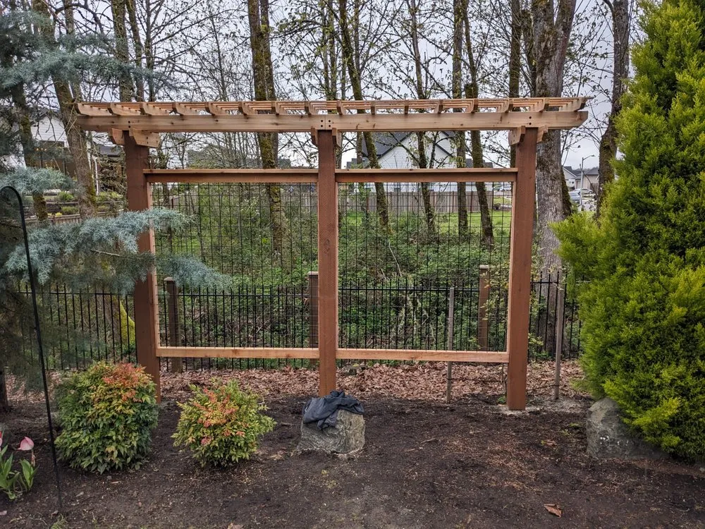 Expert fence installation service in Eugene, OR - Eclipse Fence & Construction
