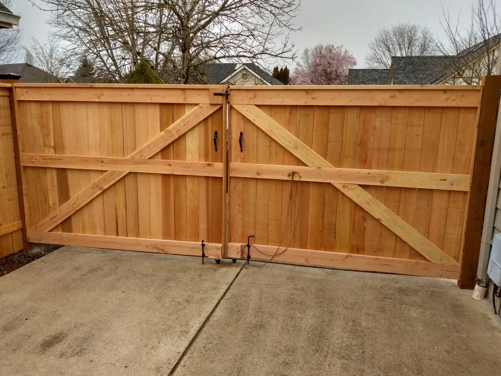 Expert fence repair for homes in Eugene, OR by Eclipse Fence & Construction