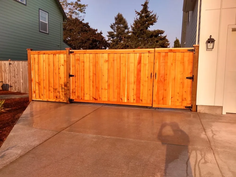 Top-rated fence repair in Eugene, OR by Eclipse Fence & Construction