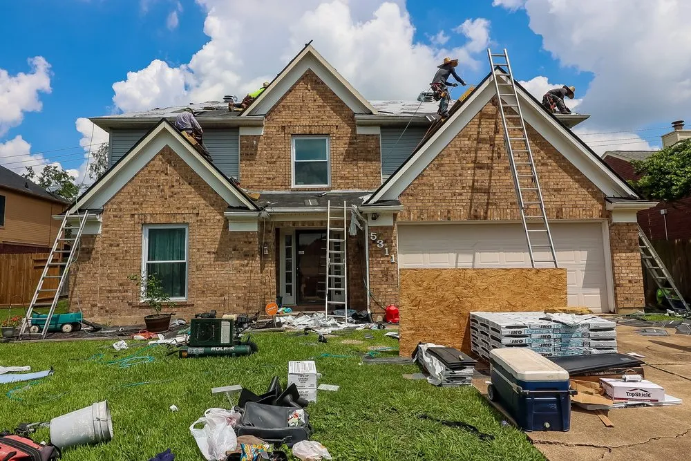 Local vinyl fence installation experts serving Manvel, TX - Eclipse Roofing