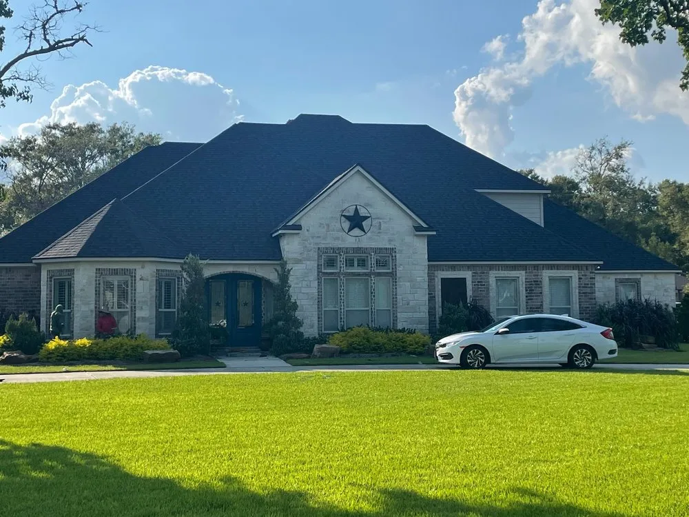Reliable fence repair for homes in Manvel, TX by Eclipse Roofing