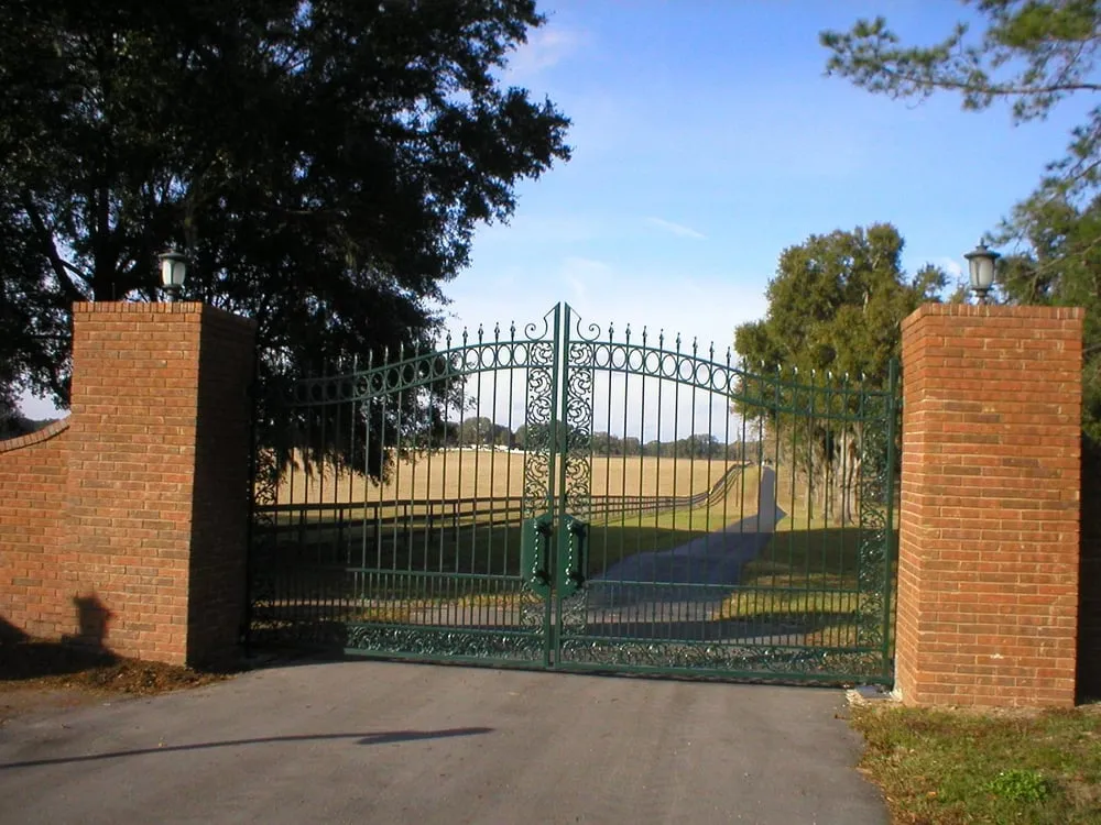 Quality vinyl fence installation experts serving Jupiter, FL - ECS Security Inc.