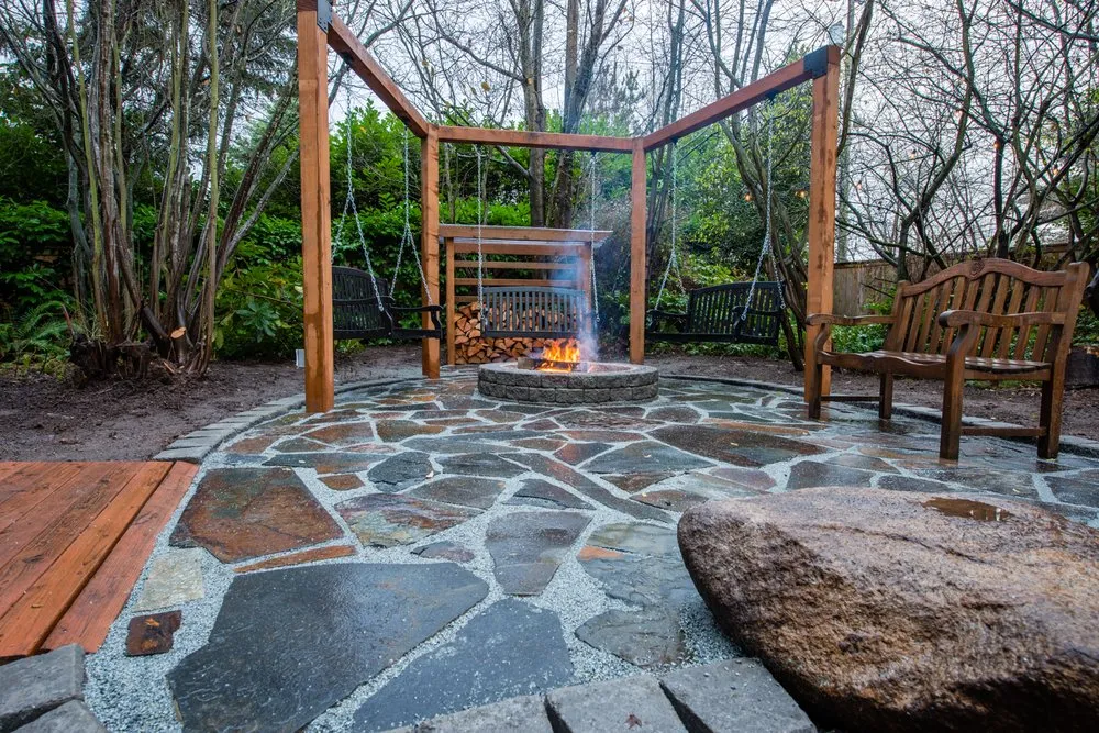 Expert vinyl fence installation experts serving Bothell, WA - Ediscapes Landscaping