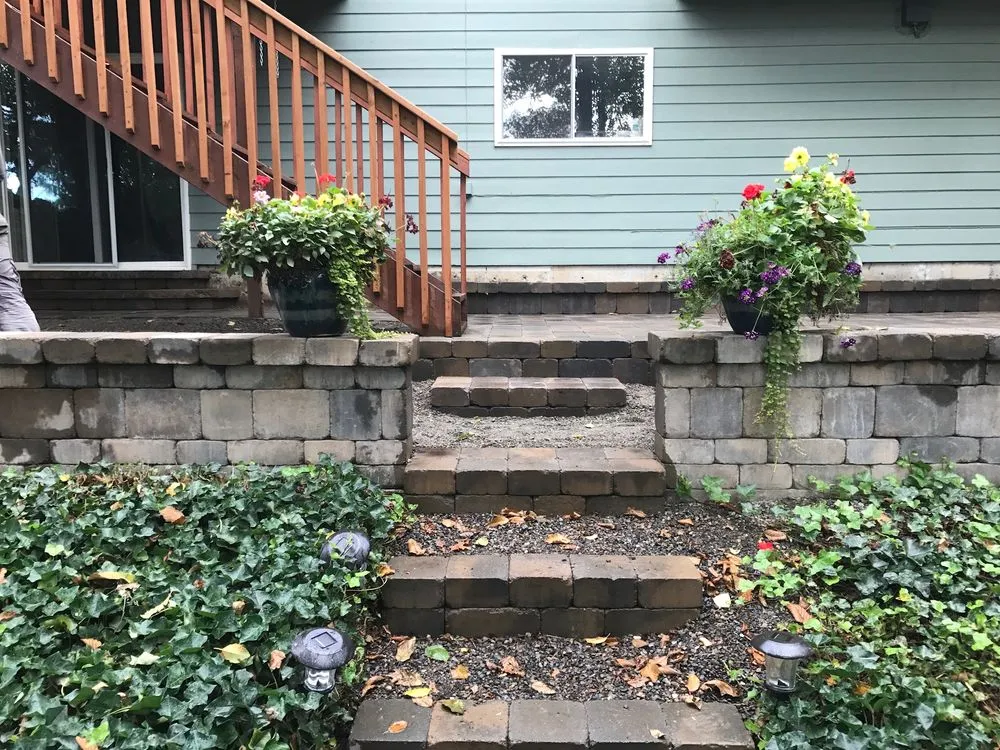 Top-rated fence repair service in Bothell, WA - Ediscapes Landscaping