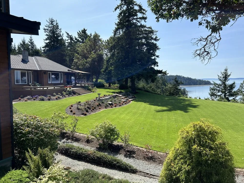 Top-rated chain link fencing for homes in Bothell, WA by Ediscapes Landscaping