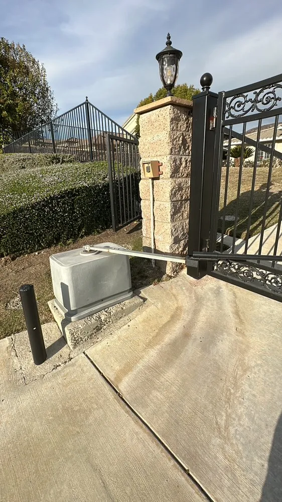 Expert privacy fencing in Riverside, CA by Electra Gate Solutions