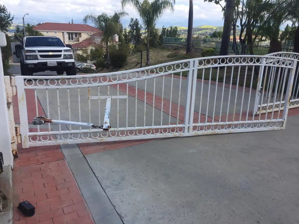 Trusted privacy fencing experts serving Fallbrook, CA - Electric Gate Repair - Fallbrook