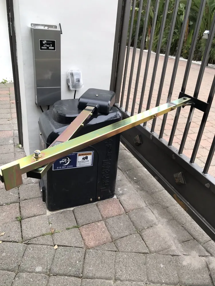 Reliable chain link fencing service in Reseda, CA - Electro Door Control