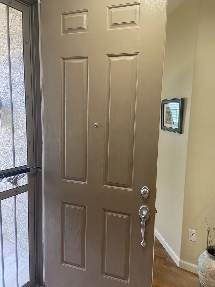 Affordable privacy fencing service in Phoenix, AZ - Entry Brite