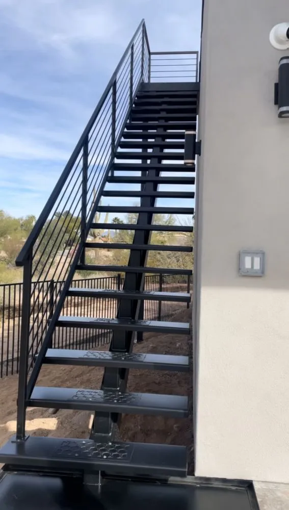 Affordable vinyl fence installation service in Apache Junction, AZ - EOS Designz