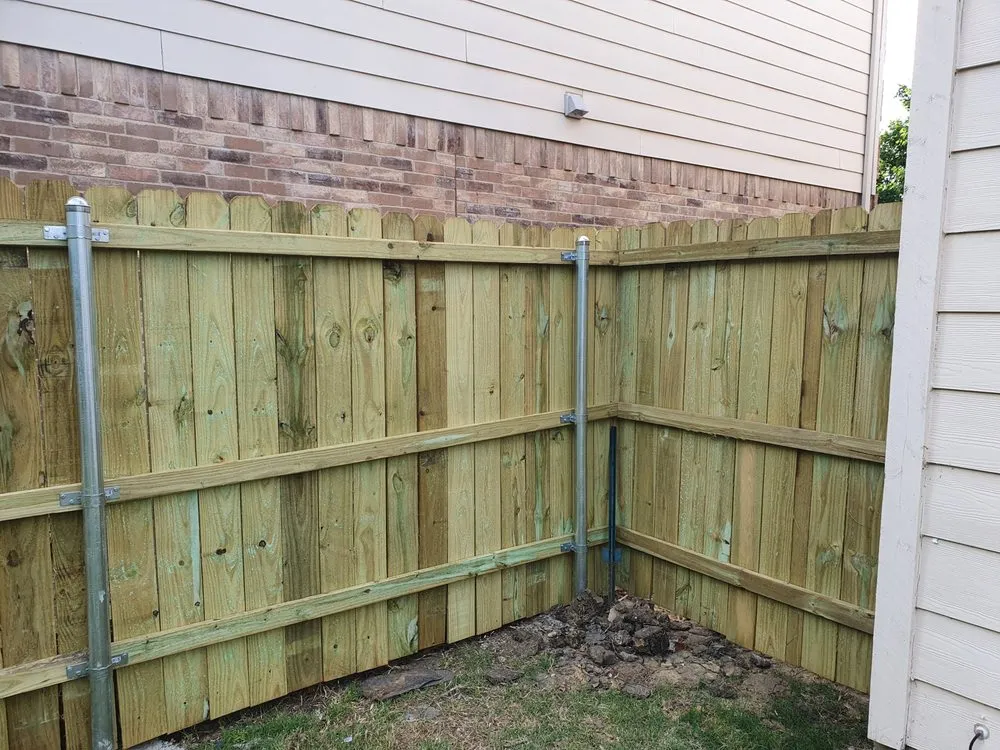 Top-rated fence repair for homes in Dover, DE by Ergeon