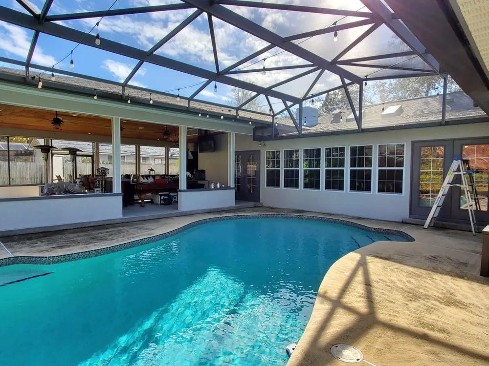 Affordable wood fence service for homes in Ocoee, FL by Eure’s Paint & Construction