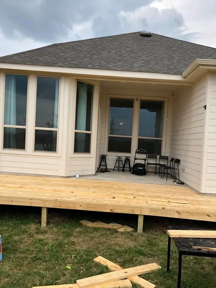 Reliable vinyl fence installation service in Austin, TX - Evans Services