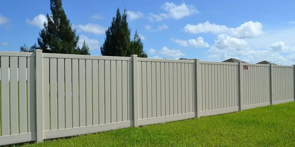 Quality vinyl fence installation experts serving Beaumont, CA - EverFence