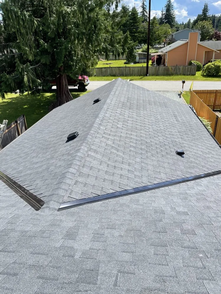 Affordable privacy fencing experts serving Everett, WA - Evolution Roofing And Construction