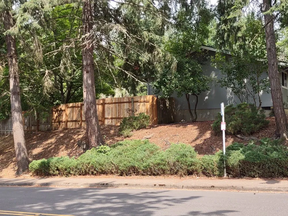 Reliable wood fence service in Eugene, OR by Facade Construction