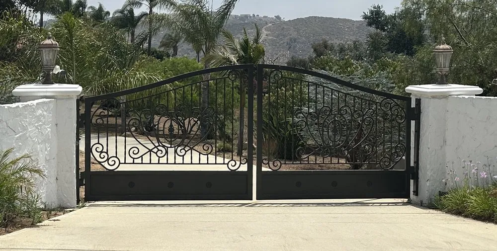 Professional fence installation experts serving Fallbrook, CA - Fallbrook Custom Estate Gate