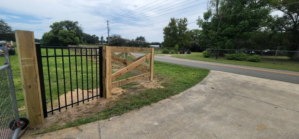 Expert chain link fencing for homes in Mount Dora, FL by Fence Guy