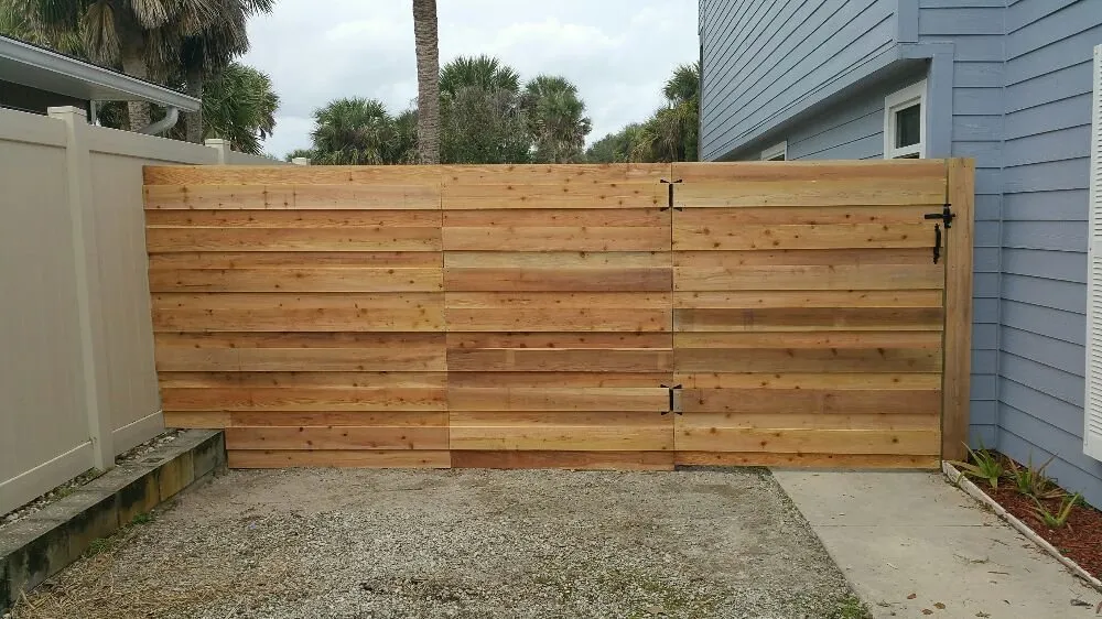 Reliable vinyl fence installation service in Mount Dora, FL - Fence Guy
