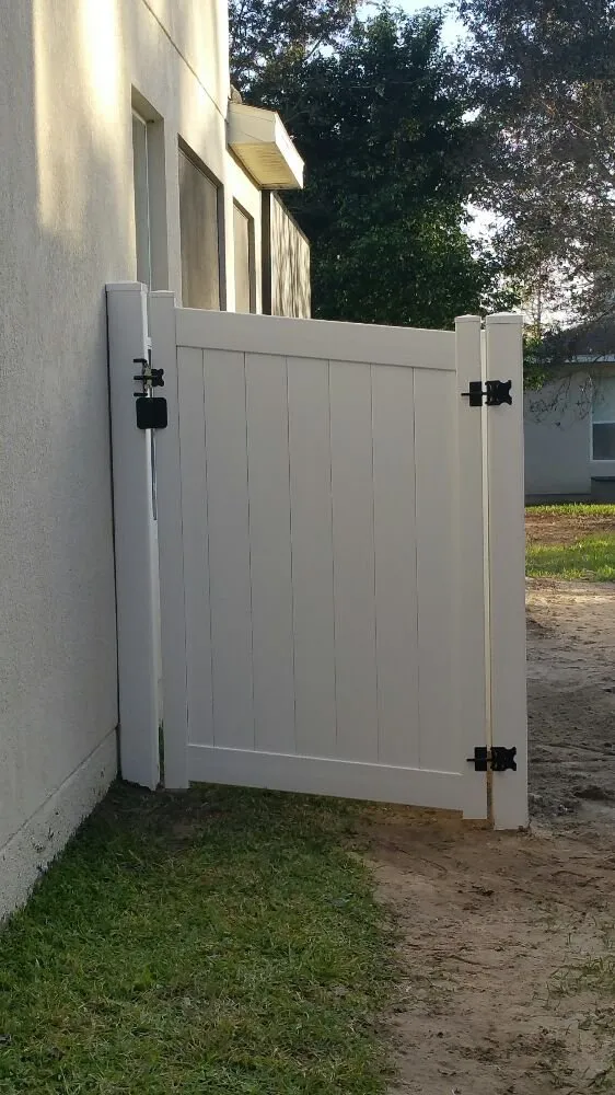 Local fence repair in Mount Dora, FL by Fence Guy