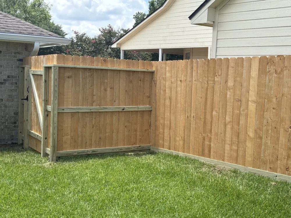 Reliable wood fence service service in Conroe, TX - Fence-it