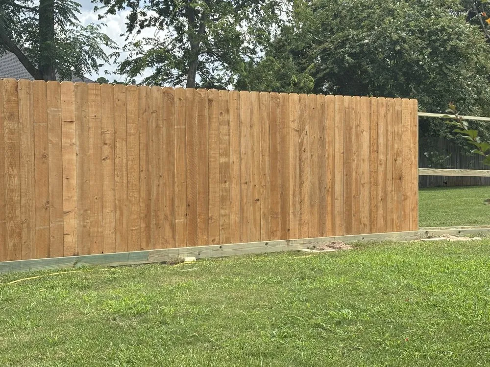 Local wood fence service experts serving Conroe, TX - Fence-it