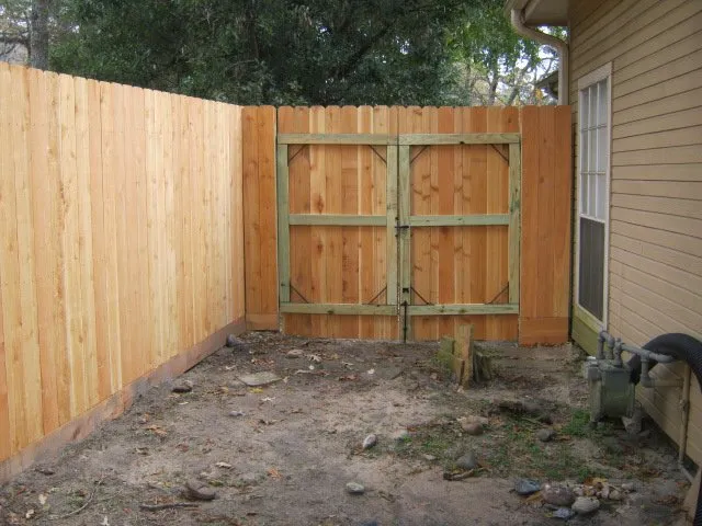 Trusted wood fence service in Conroe, TX by Fence-it