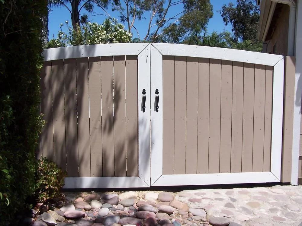 Reliable chain link fencing for homes in Oceanside, CA by Fence Smith